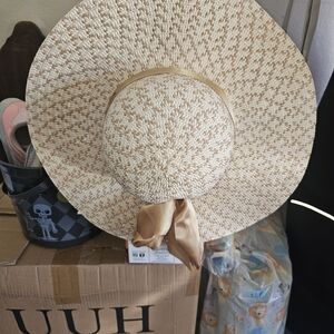 Stylish Straw Sun Hat with Ribbon